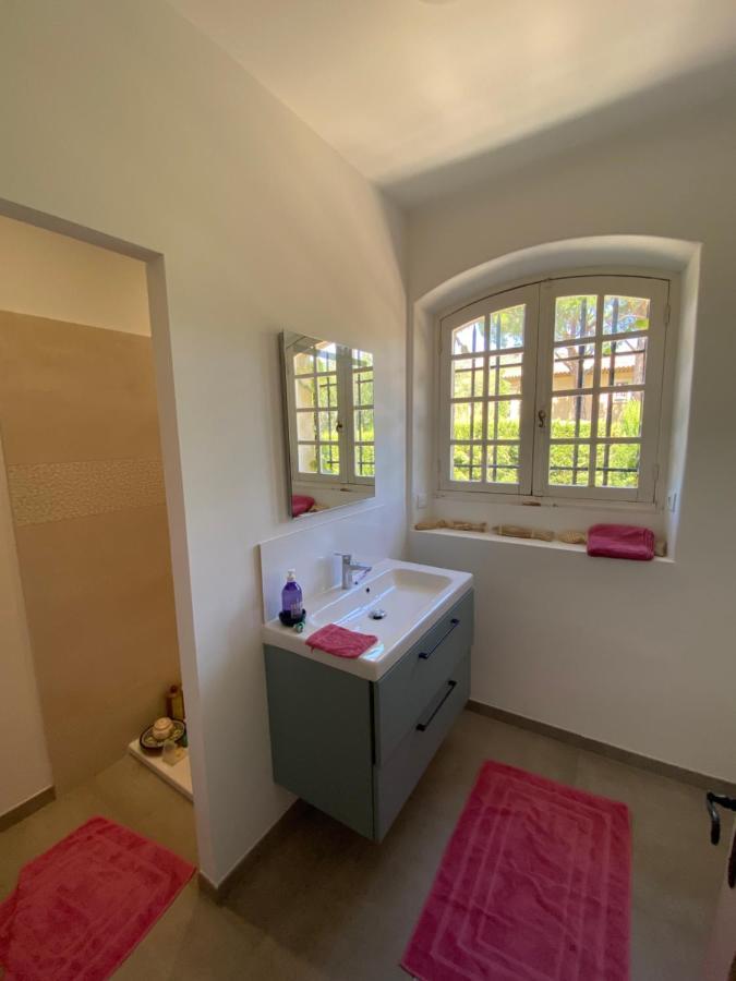 Villa Provencale Familiale Avec Piscine Grimaud Exteriör bild