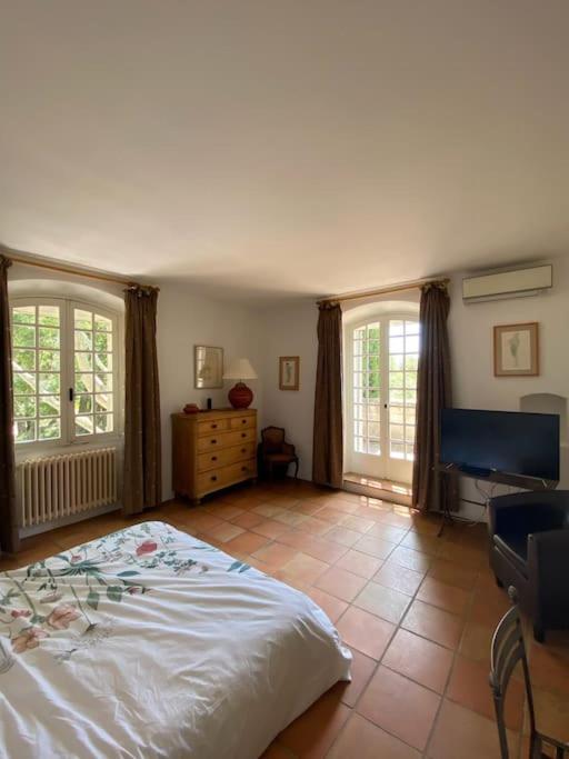Villa Provencale Familiale Avec Piscine Grimaud Exteriör bild